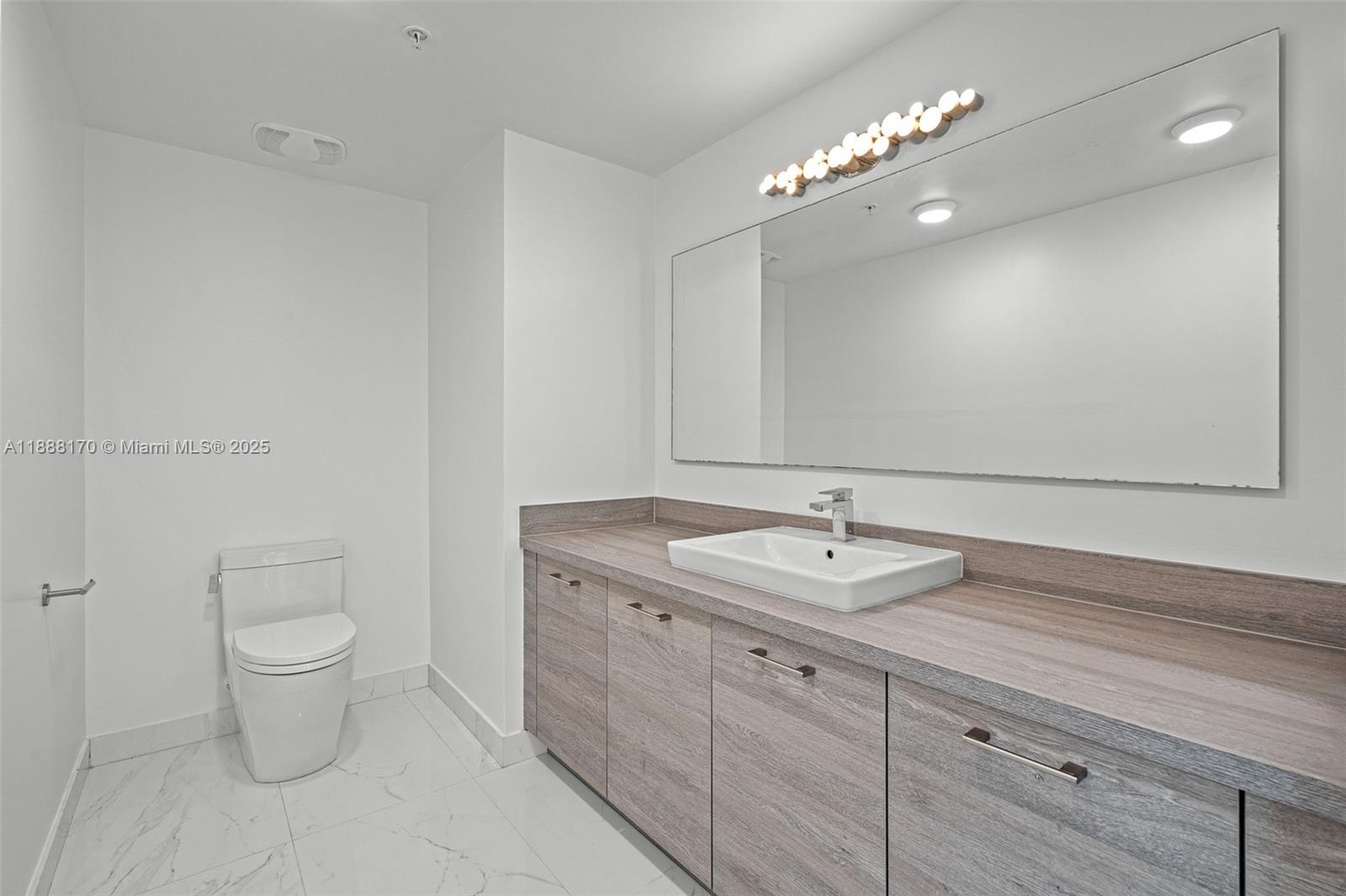 Photo of 400 Sunny Isles Blvd  #1005, Sunny Isles Beach, Florida, 33160 - 