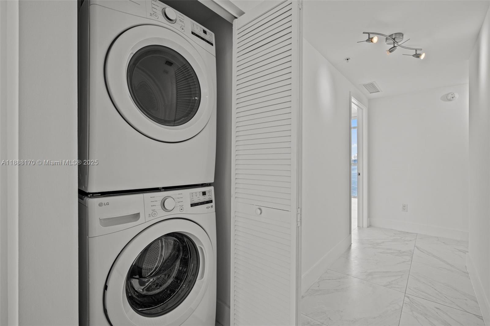 Photo of 400 Sunny Isles Blvd  #1005, Sunny Isles Beach, Florida, 33160 - 