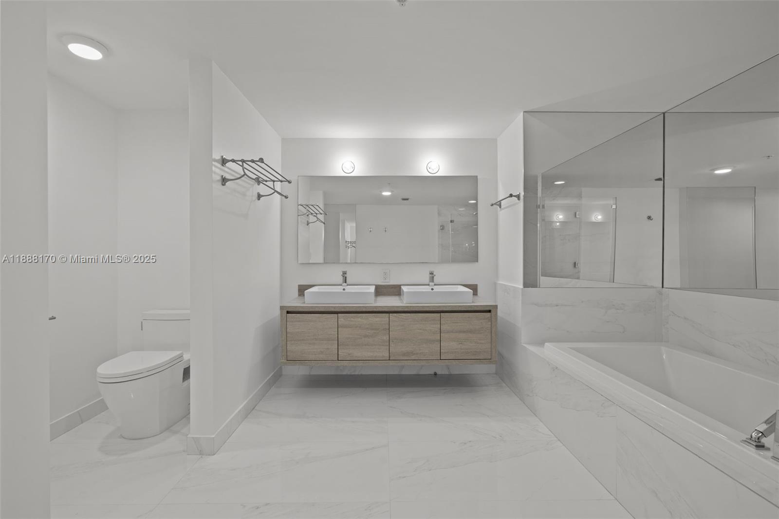 Photo of 400 Sunny Isles Blvd  #1005, Sunny Isles Beach, Florida, 33160 - 
