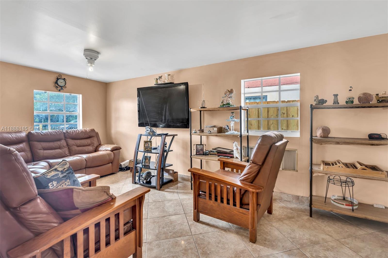 2041 3 / 3 1912 sq. ft. $ 2025-10-01 0 Photo