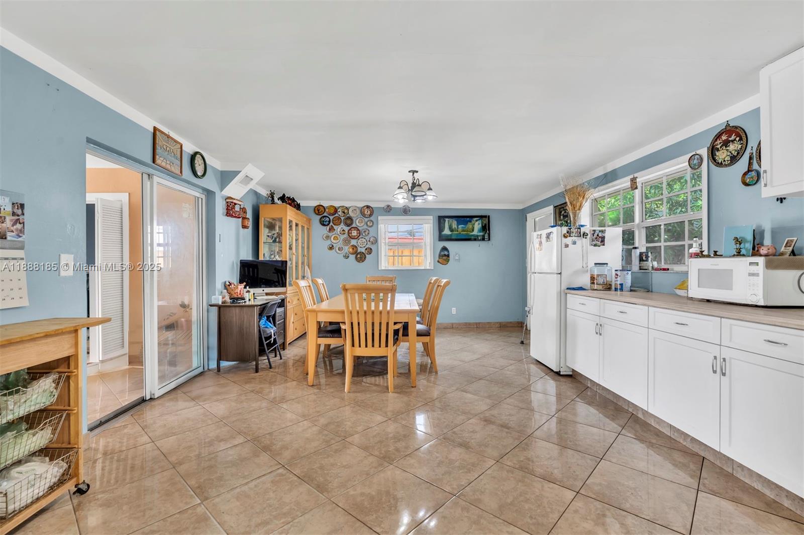 2041 3 / 3 1912 sq. ft. $ 2025-10-01 0 Photo