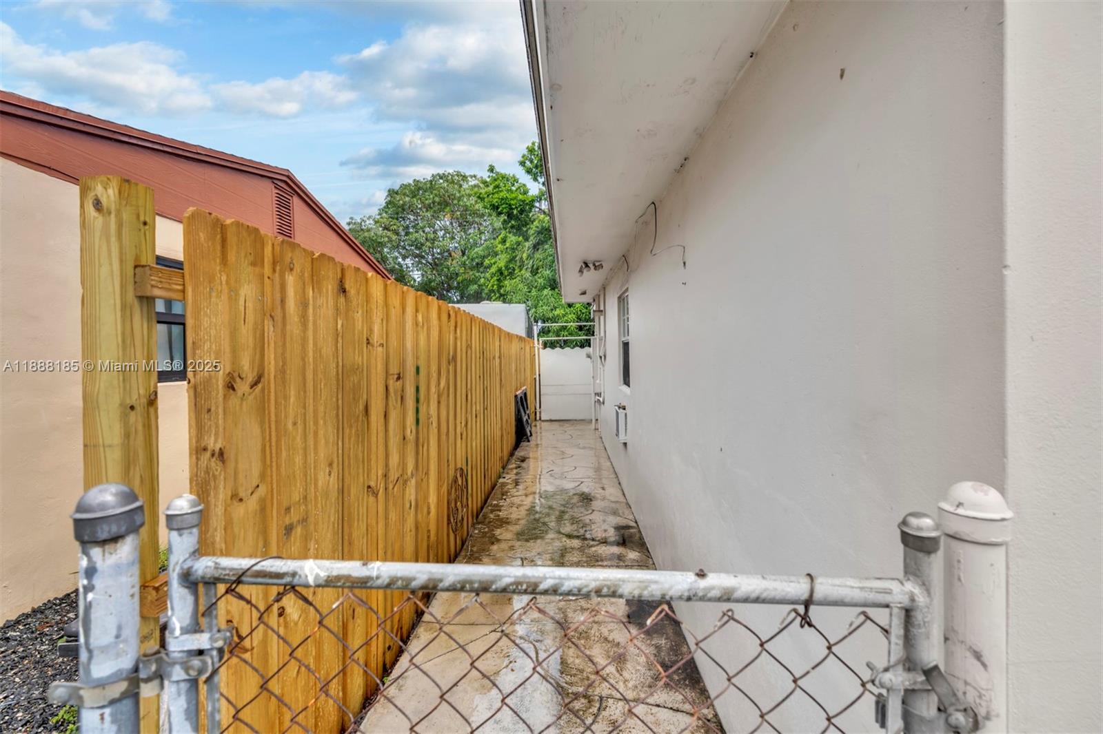 2041 3 / 3 1912 sq. ft. $ 2025-10-01 0 Photo