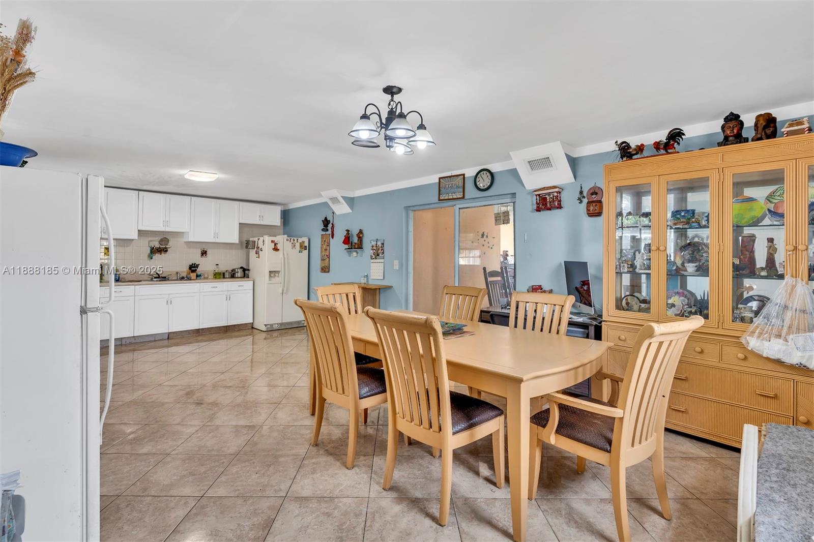 2041 3 / 3 1912 sq. ft. $ 2025-10-01 0 Photo