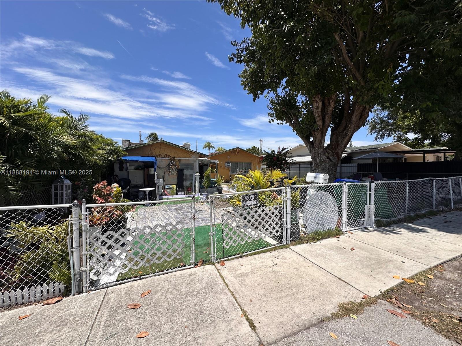   /  2253 sq. ft. $ 2025-10-01 0 foto