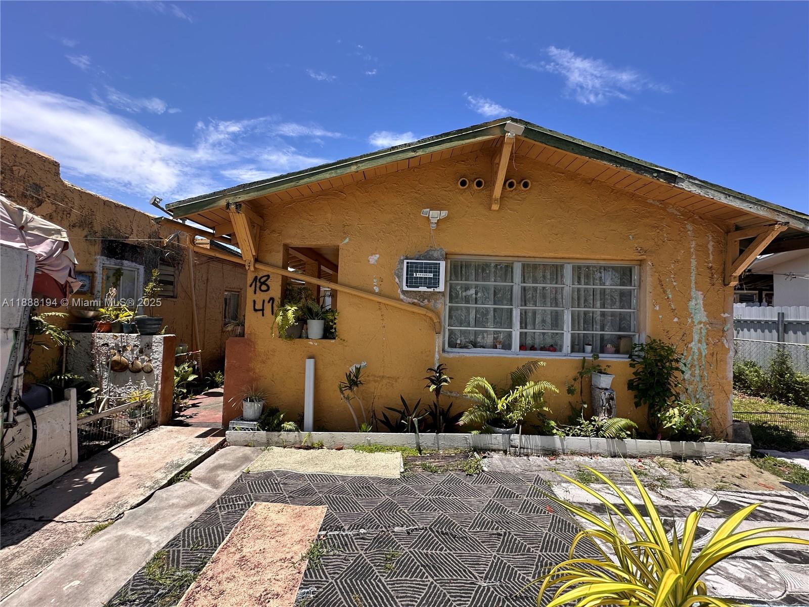   /  2253 sq. ft. $ 2025-10-01 0 foto