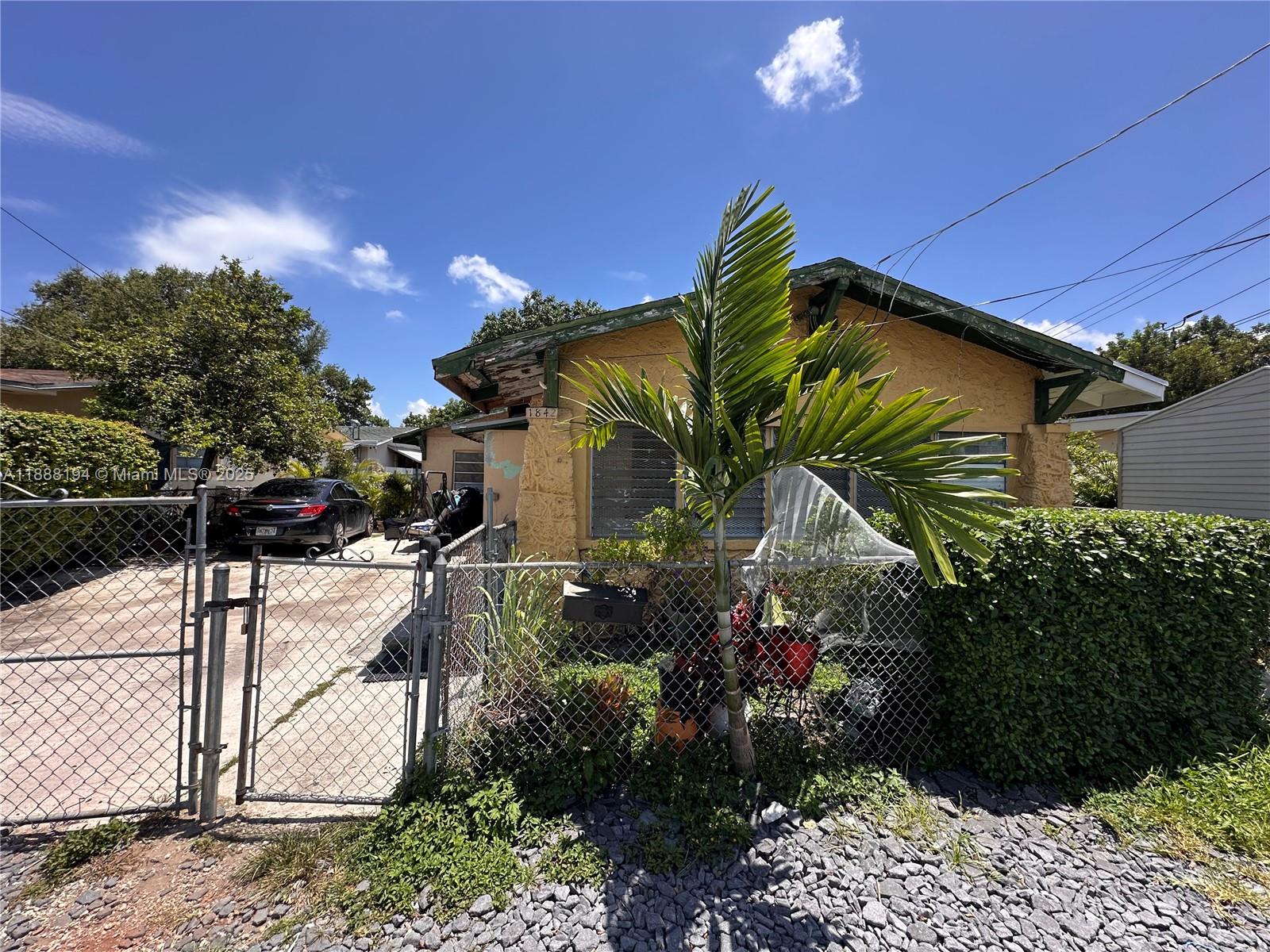  /  2253 sq. ft. $ 2025-10-01 0 foto