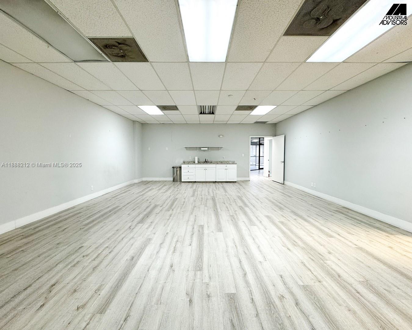 105-106  /   sq. ft. $ 2025-10-01 0 Photo