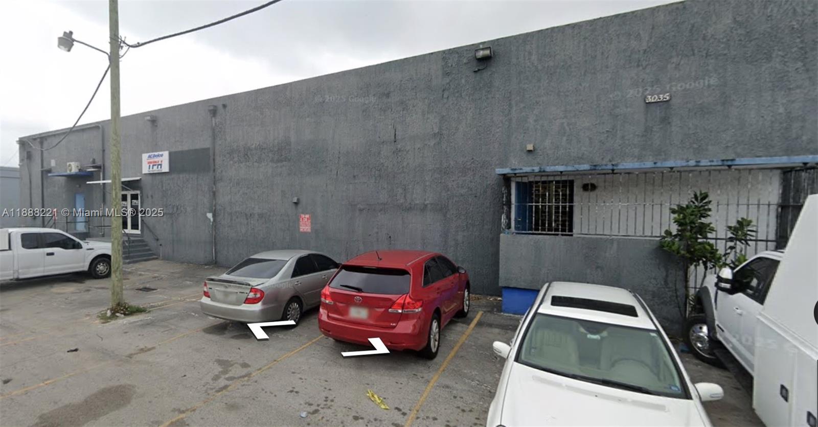   /   sq. ft. $ 2025-10-01 0 foto