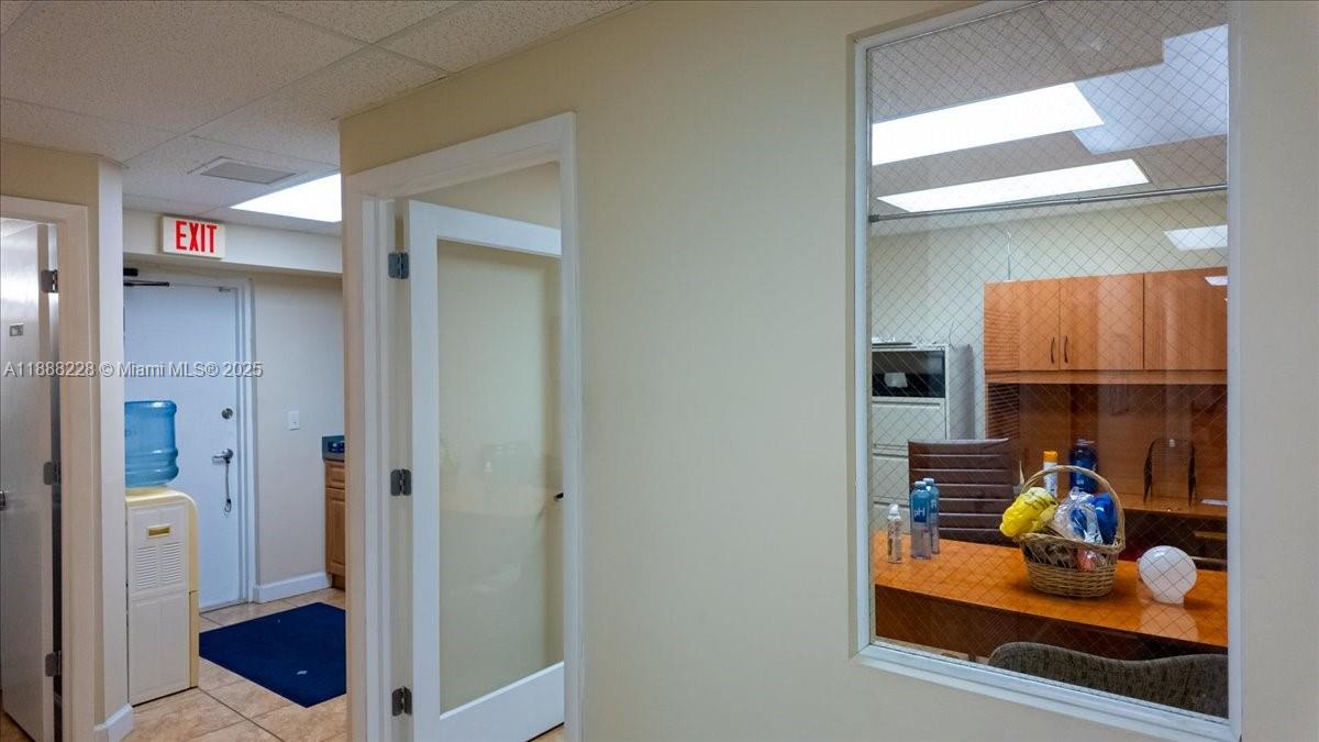   /   sq. ft. $ 2025-10-01 0 foto
