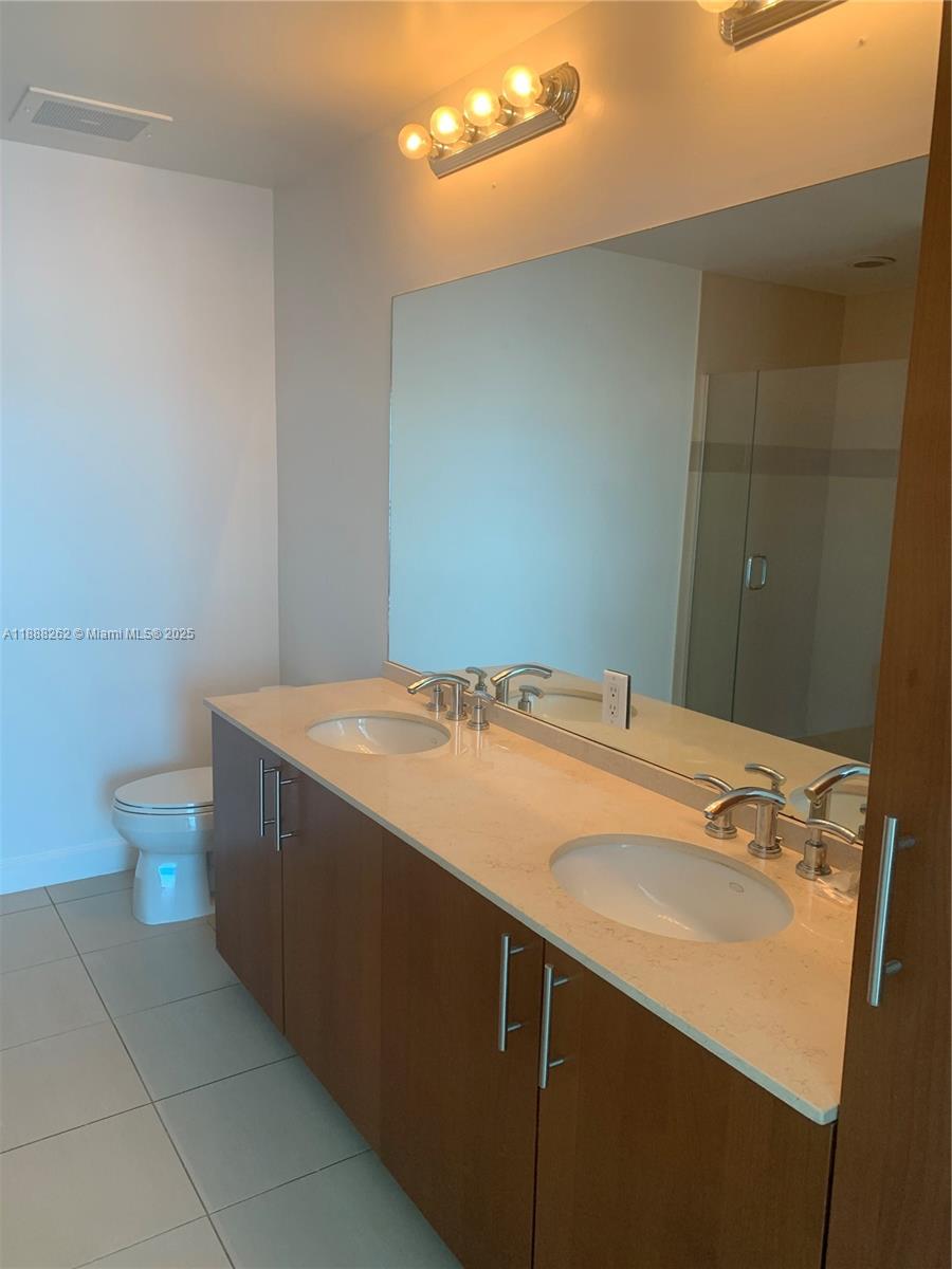 Photo of 1945 Ocean Dr  #1605, Hallandale Beach, Florida, 33009 - 