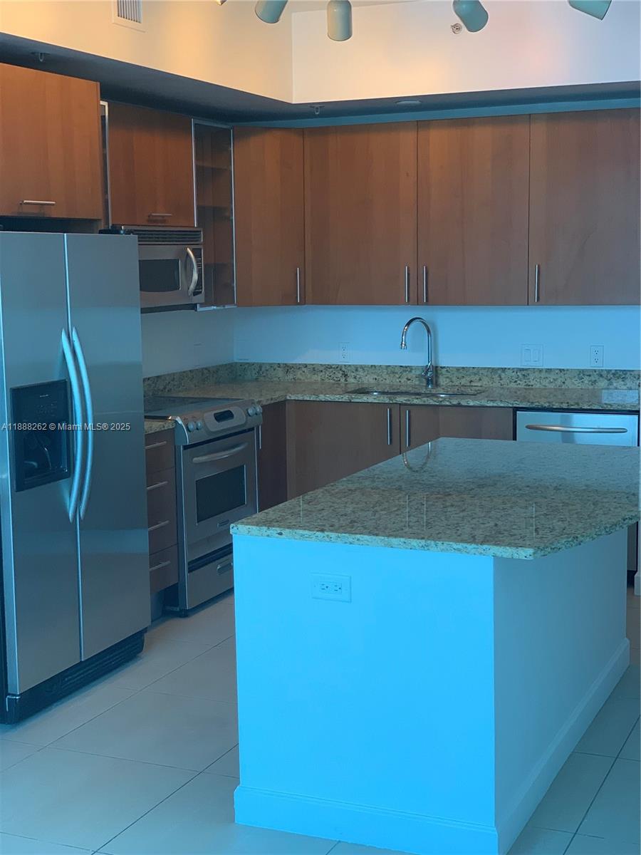 Photo of 1945 Ocean Dr  #1605, Hallandale Beach, Florida, 33009 - 