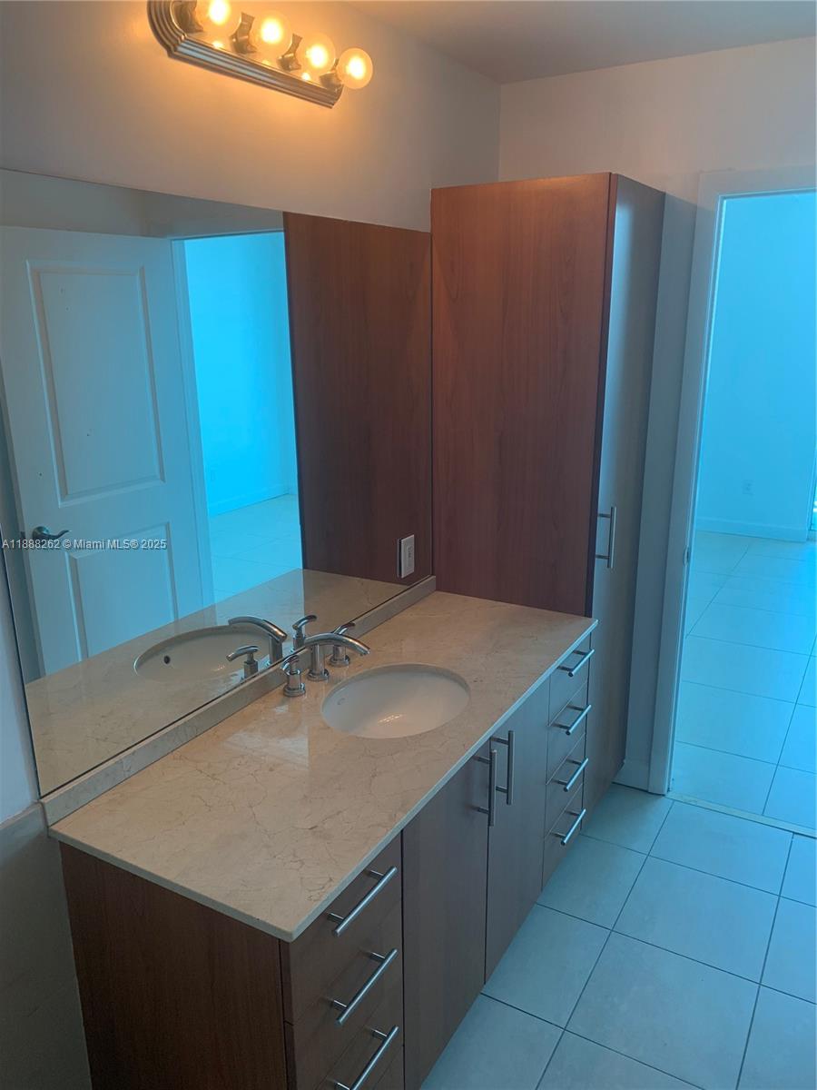 Photo of 1945 Ocean Dr  #1605, Hallandale Beach, Florida, 33009 - 