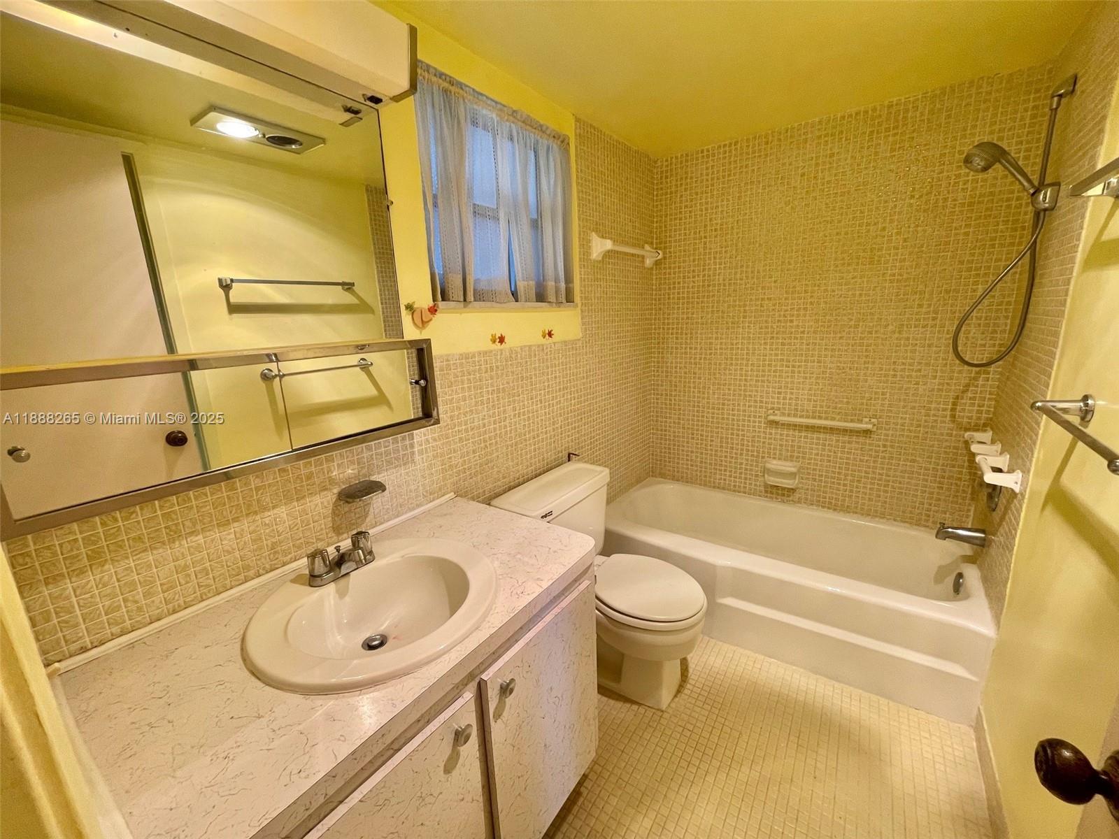 307 1 / 1 672 sq. ft. $ 2025-10-01 0 Photo