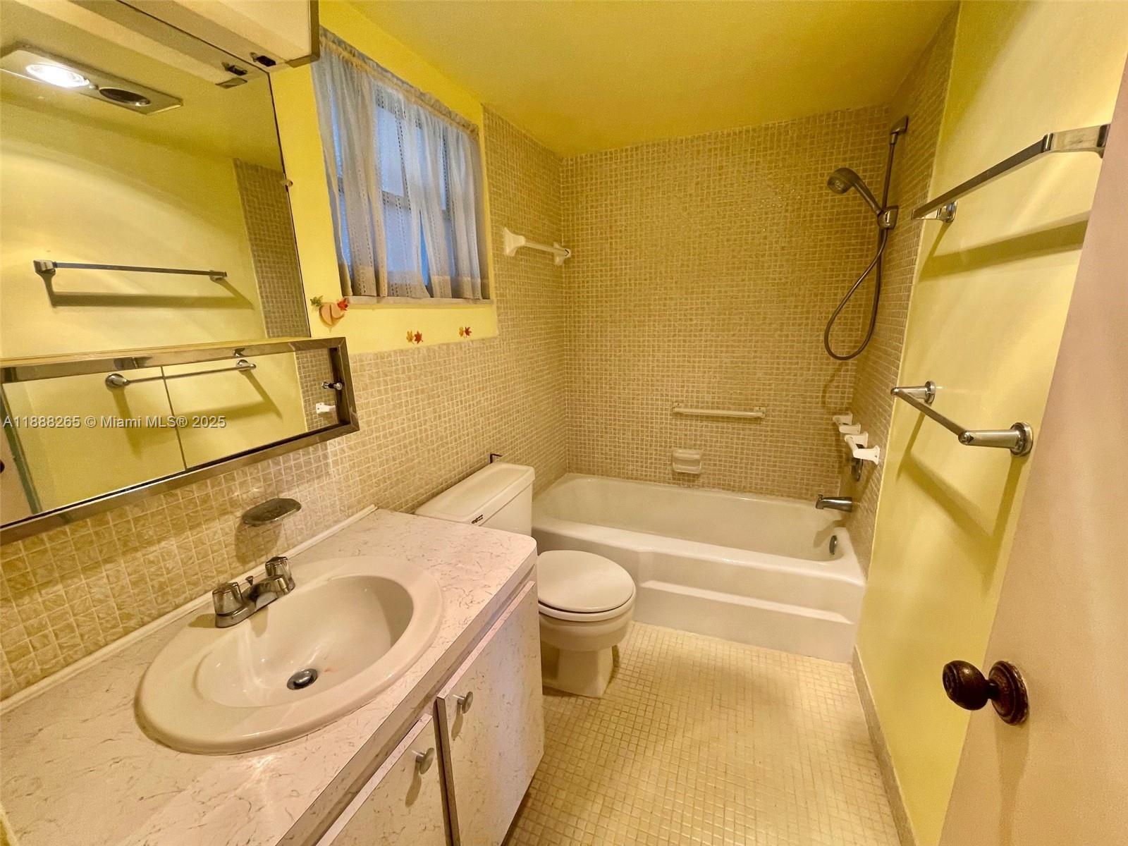 307 1 / 1 672 sq. ft. $ 2025-10-01 0 Photo