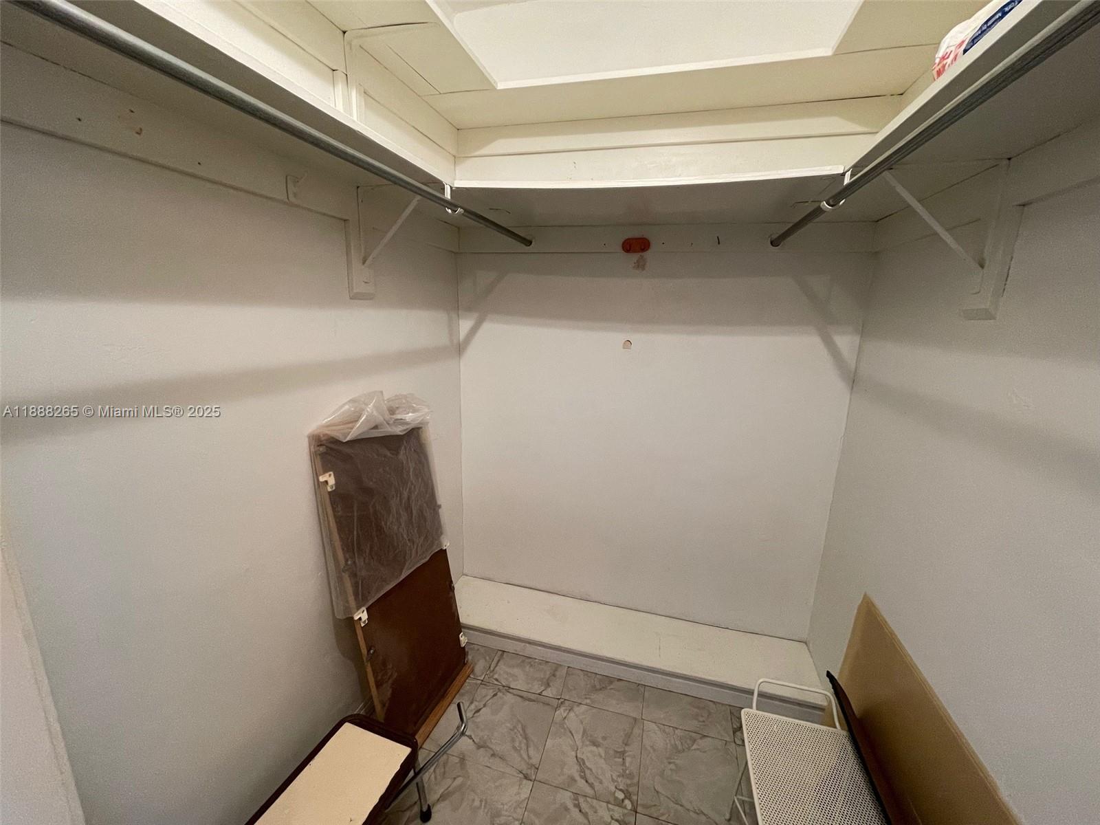 307 1 / 1 672 sq. ft. $ 2025-10-01 0 Photo