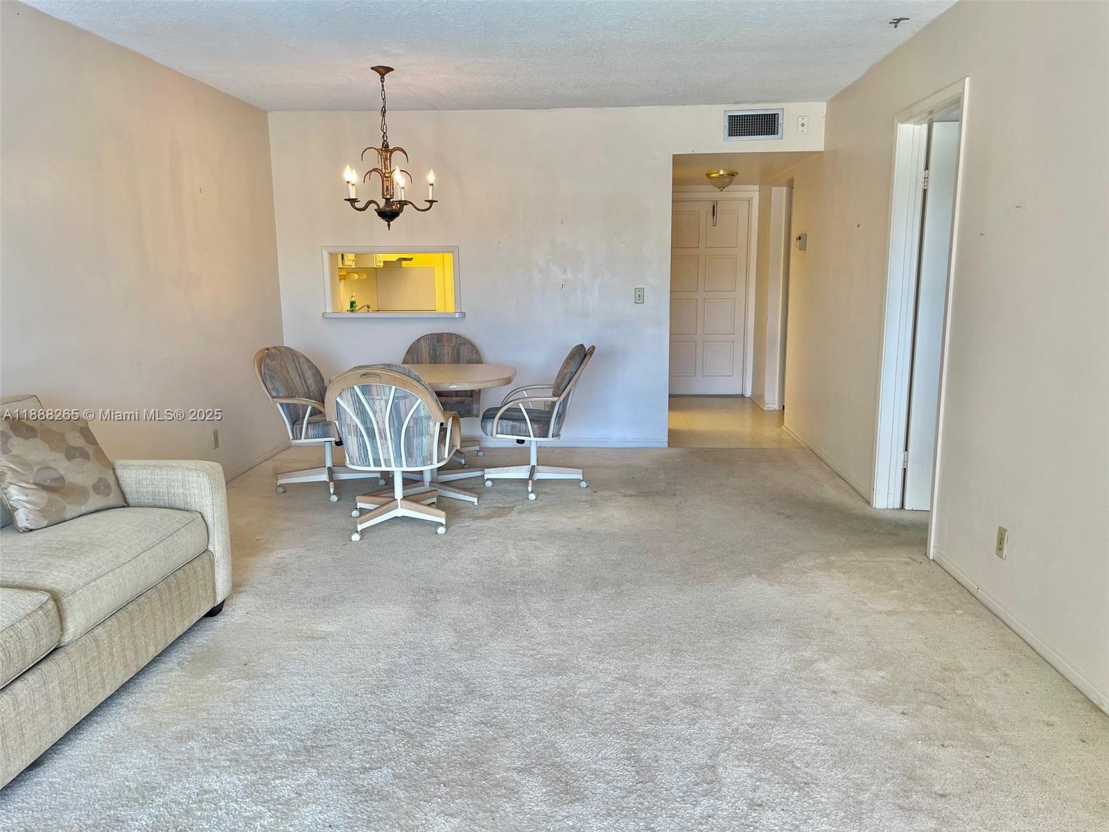 307 1 / 1 672 sq. ft. $ 2025-10-01 0 Photo