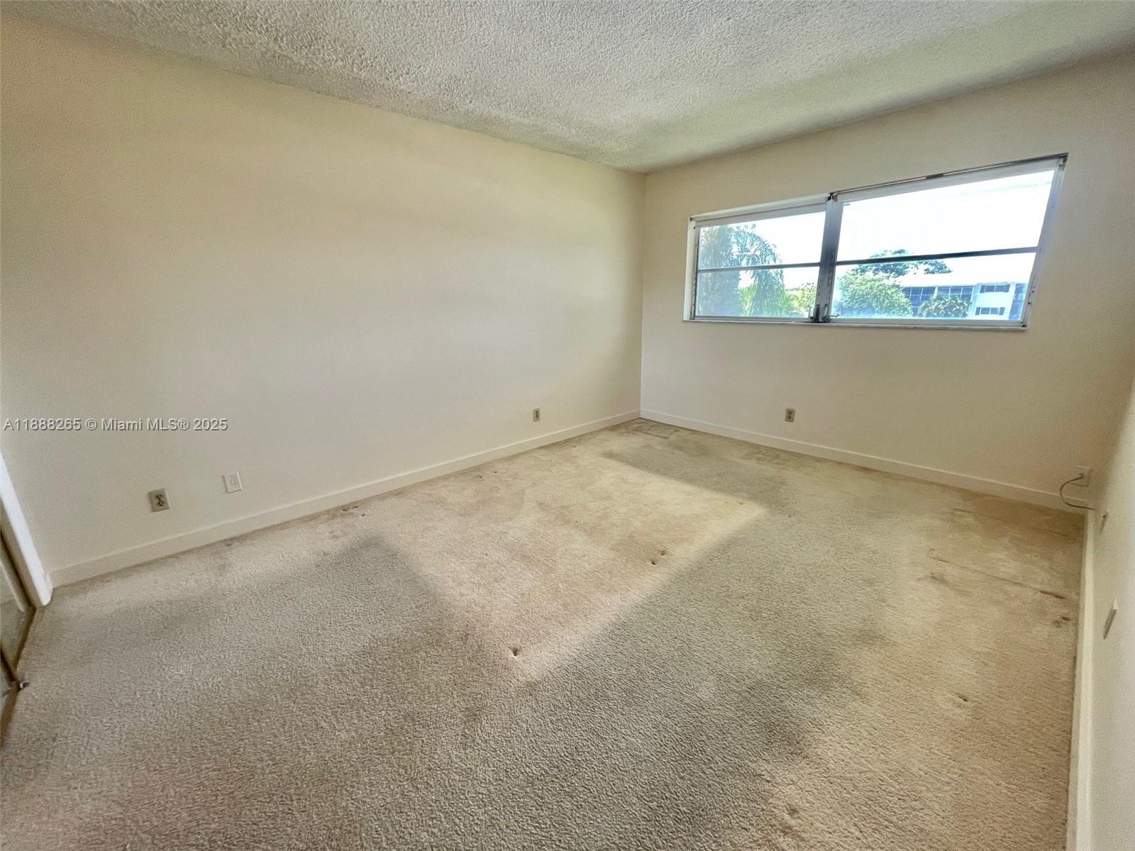 307 1 / 1 672 sq. ft. $ 2025-10-01 0 Photo