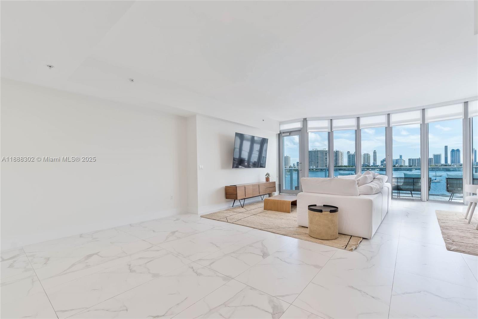 Photo of 17301 Biscayne Blvd  #411, North Miami Beach, Florida, 33160 - 