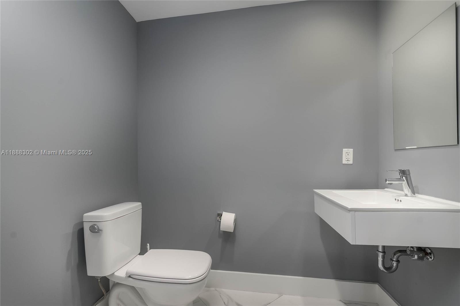Photo of 17301 Biscayne Blvd  #411, North Miami Beach, Florida, 33160 - 