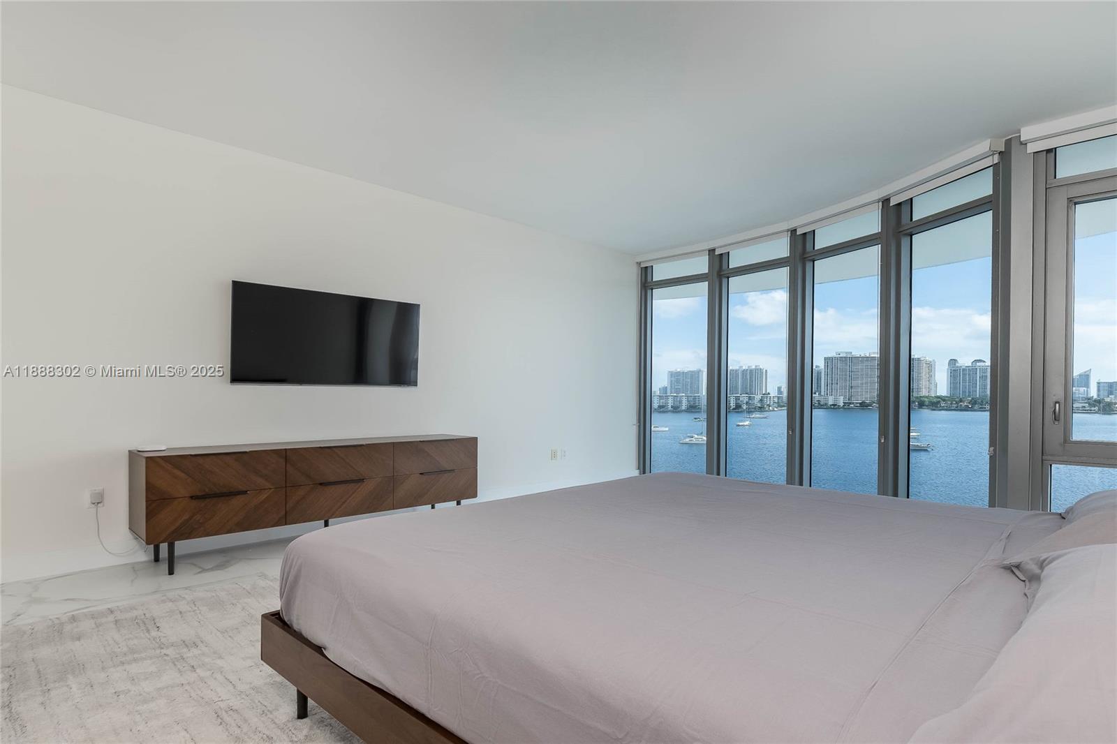 Photo of 17301 Biscayne Blvd  #411, North Miami Beach, Florida, 33160 - 