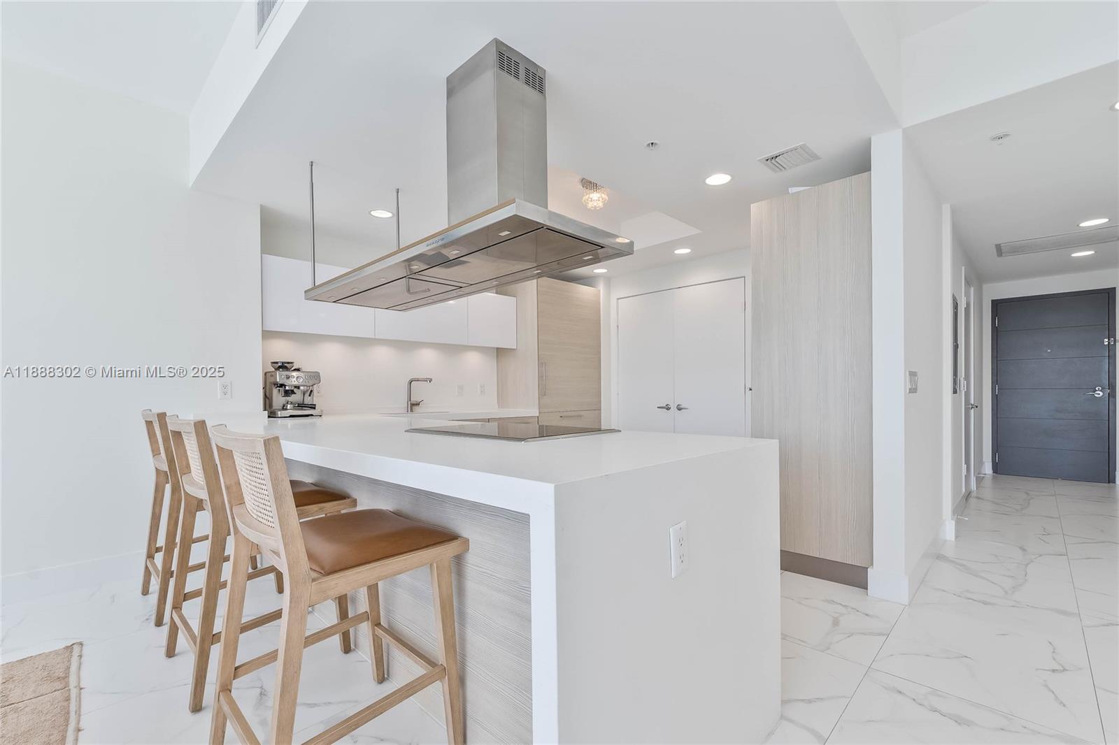 Photo of 17301 Biscayne Blvd  #411, North Miami Beach, Florida, 33160 - 