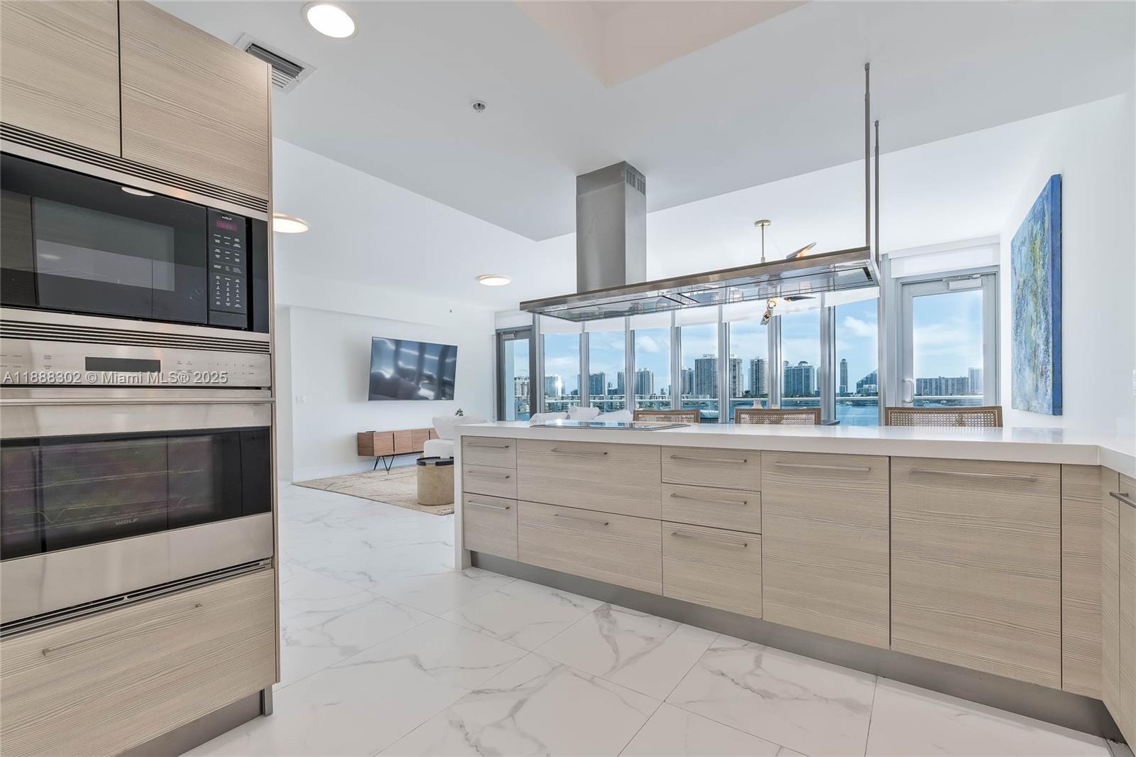 Photo of 17301 Biscayne Blvd  #411, North Miami Beach, Florida, 33160 - 