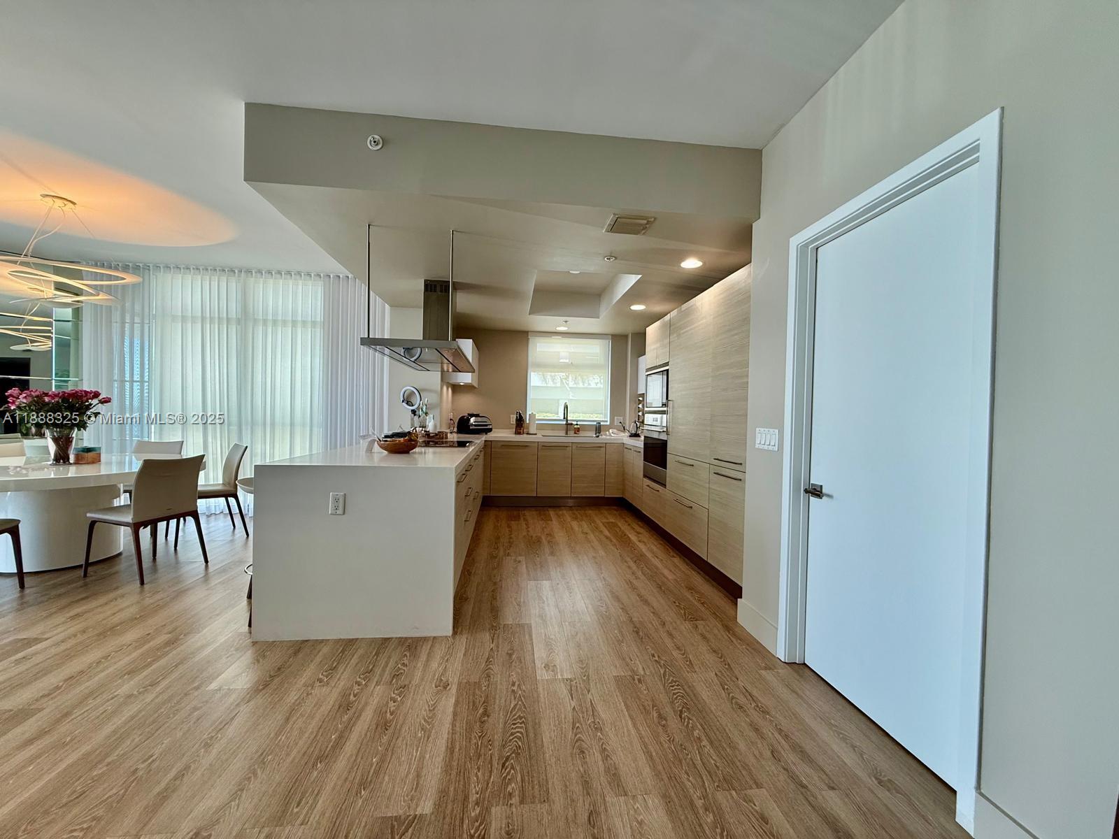 Photo of 17301 Biscayne Blvd  #501, North Miami Beach, Florida, 33160 - 