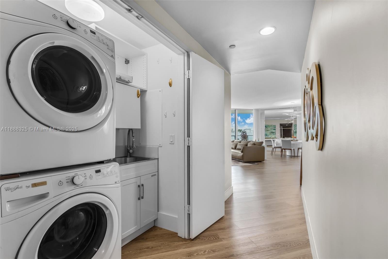 Photo of 17301 Biscayne Blvd  #501, North Miami Beach, Florida, 33160 - 