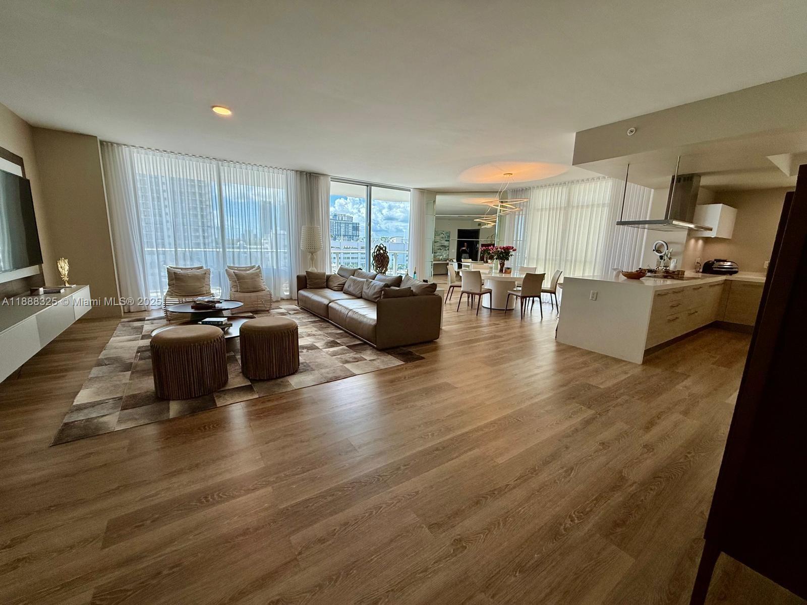 Photo of 17301 Biscayne Blvd  #501, North Miami Beach, Florida, 33160 - 