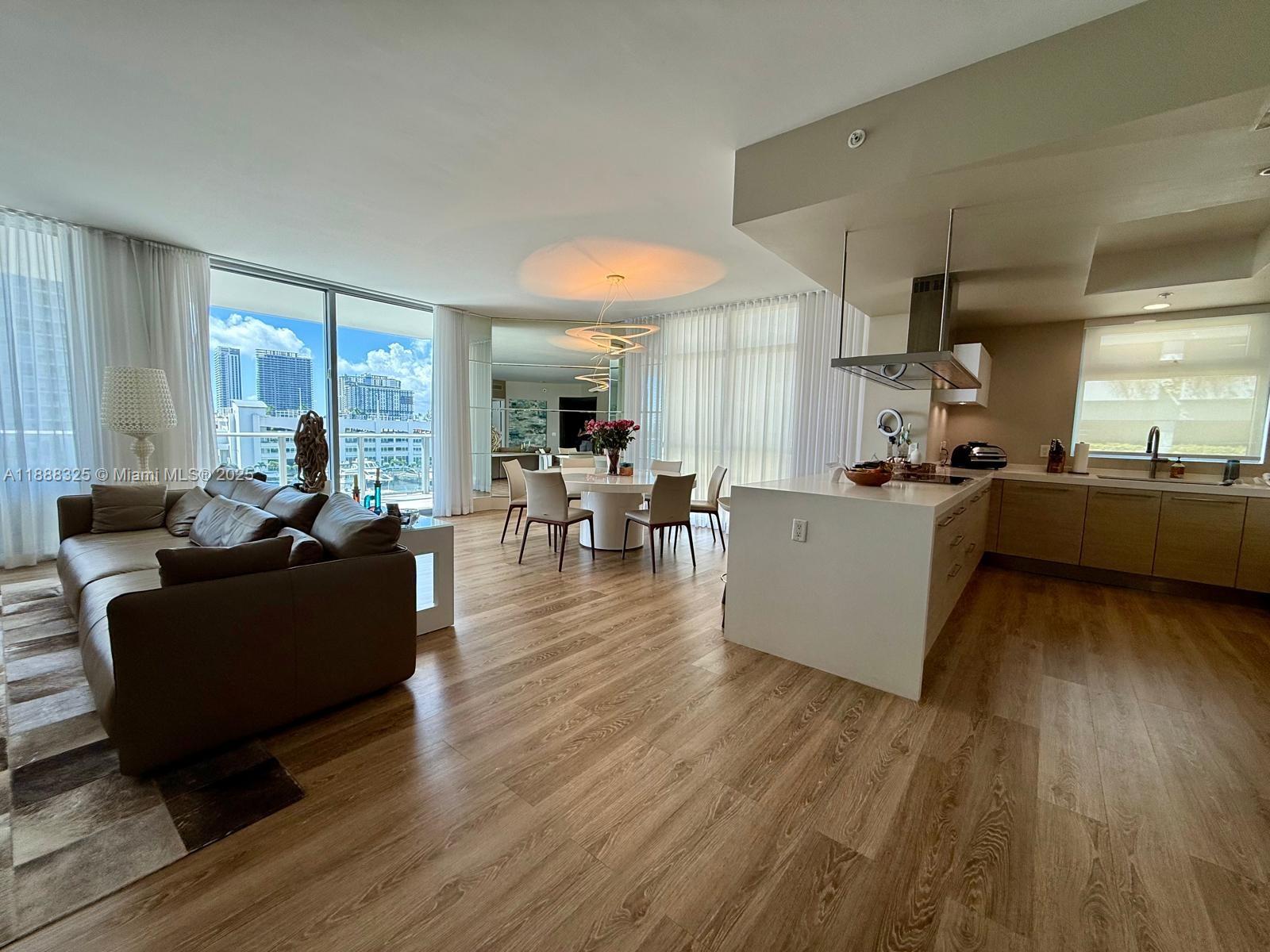 Photo of 17301 Biscayne Blvd  #501, North Miami Beach, Florida, 33160 - 