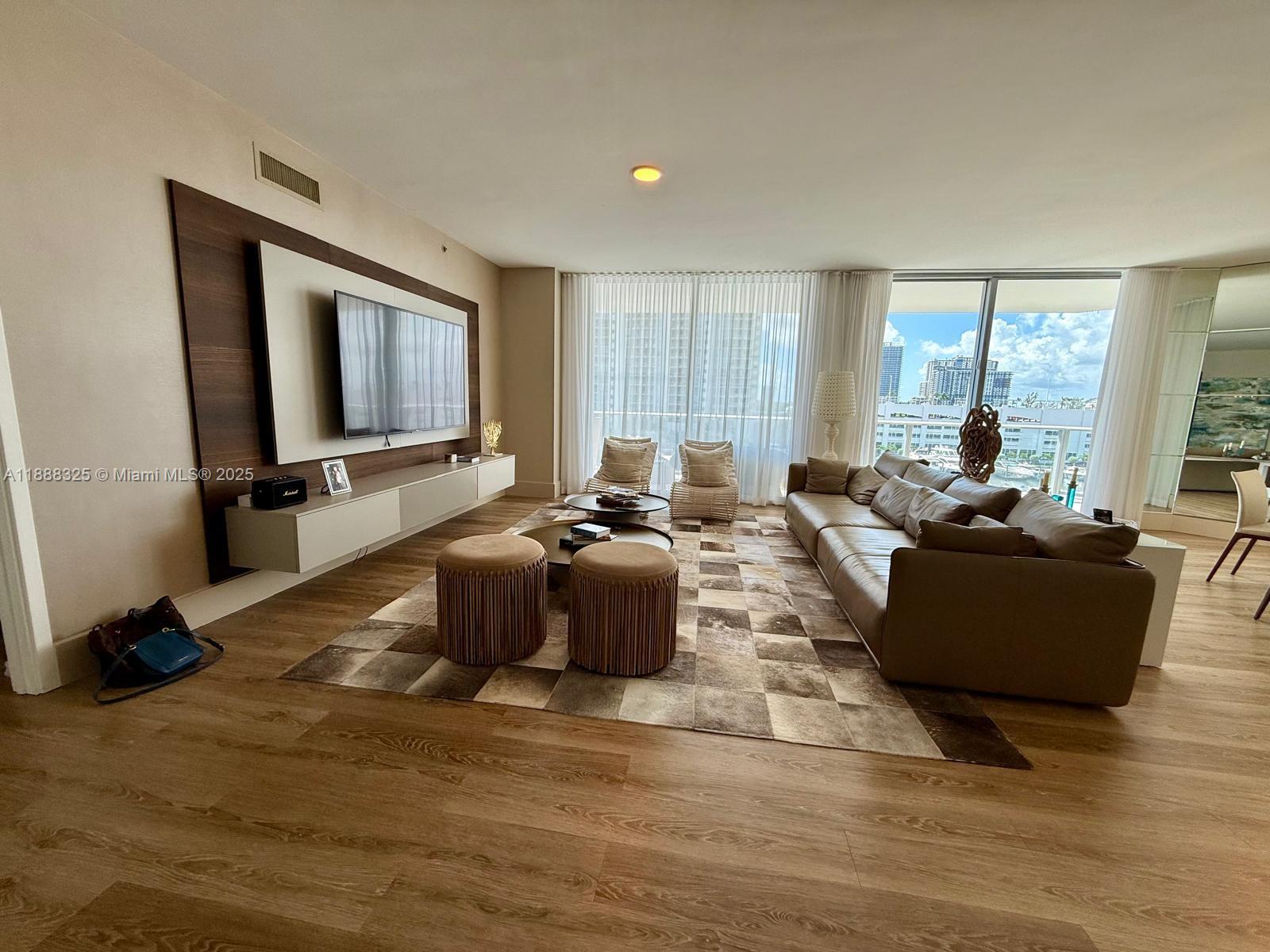 Photo of 17301 Biscayne Blvd  #501, North Miami Beach, Florida, 33160 - 