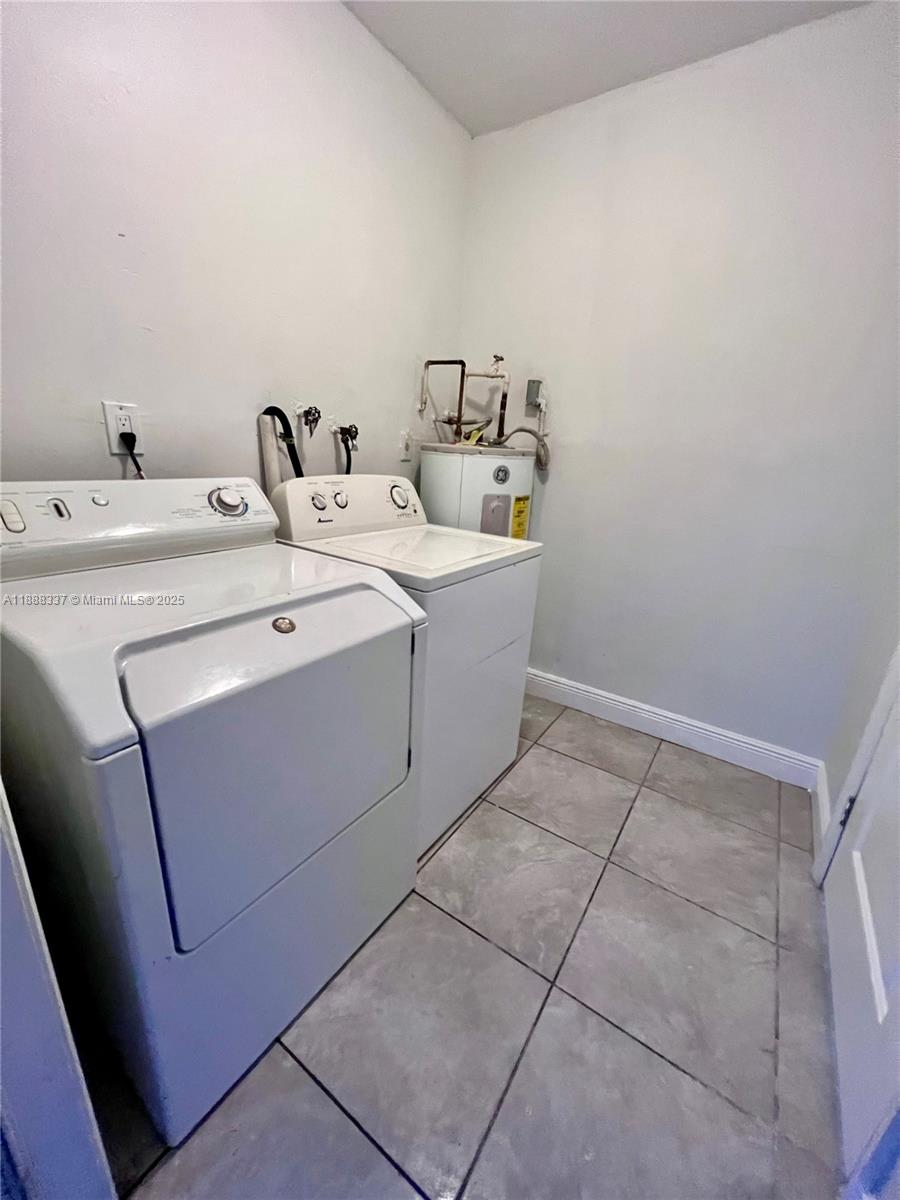   /  1985 sq. ft. $ 2025-10-01 0 Photo