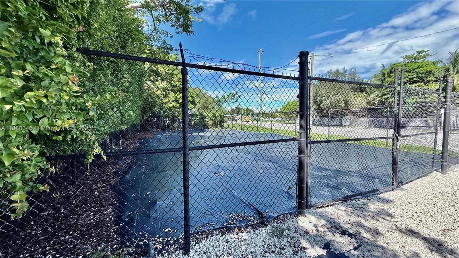   /   sq. ft. $ 2025-10-01 0 Photo