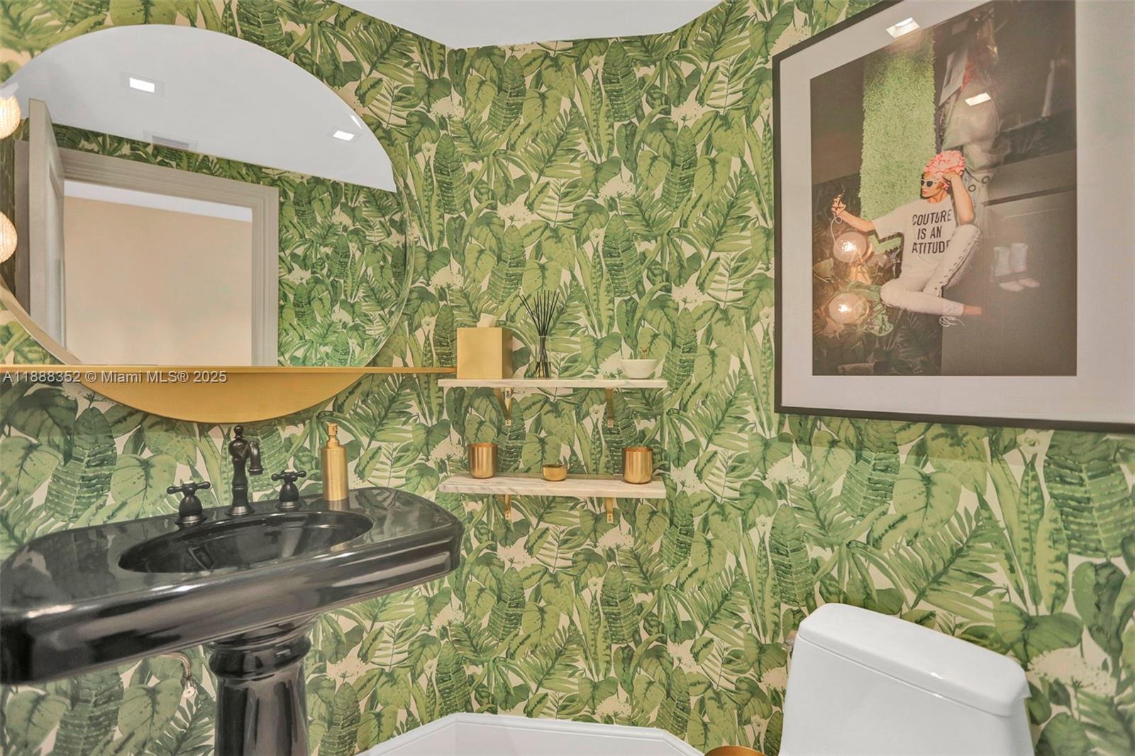 Ver detalles 2207 2 / 3 2000 sq. ft. $ 2025-10-01 0 foto