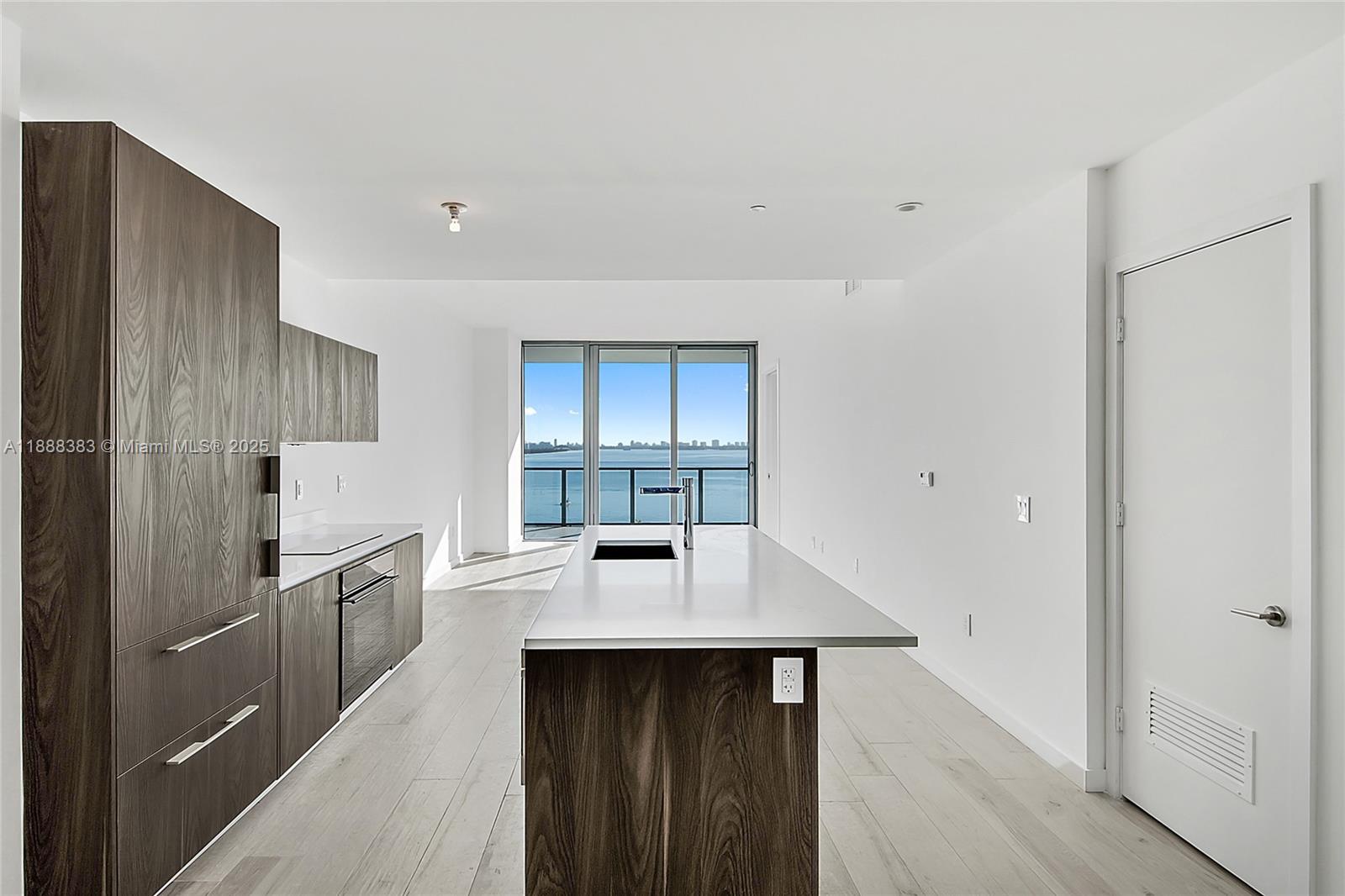 904 2 / 3 1186 sq. ft. $ 2025-10-01 0 Photo