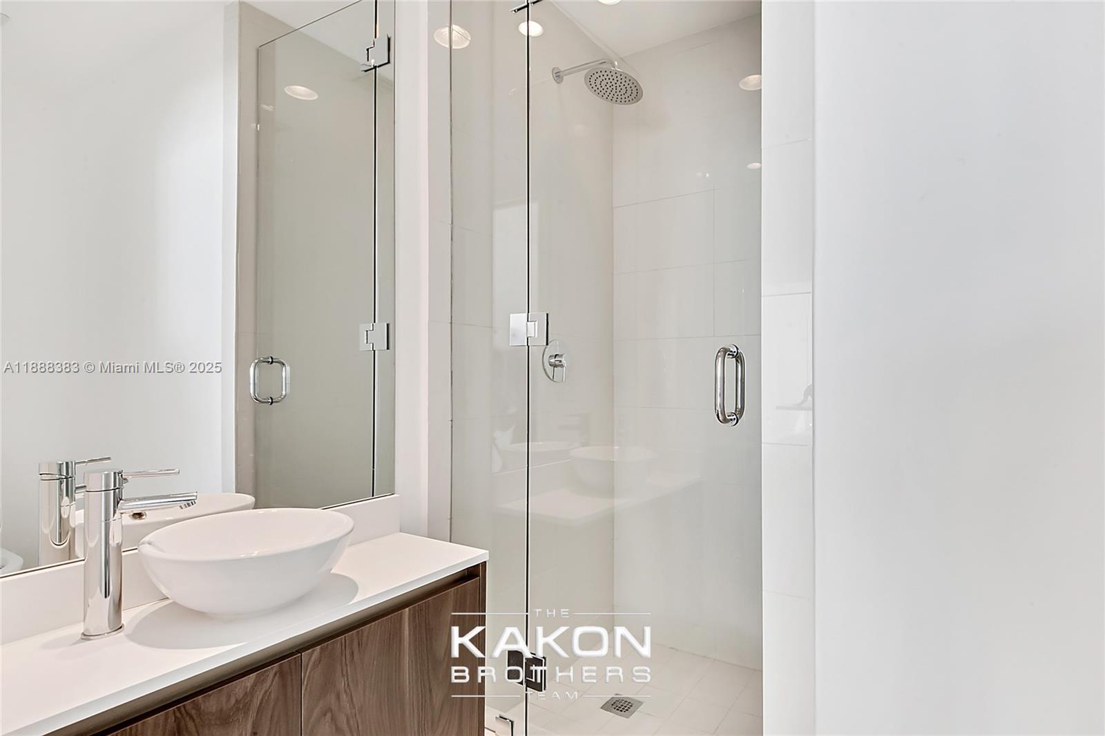 904 2 / 3 1186 sq. ft. $ 2025-10-01 0 Photo