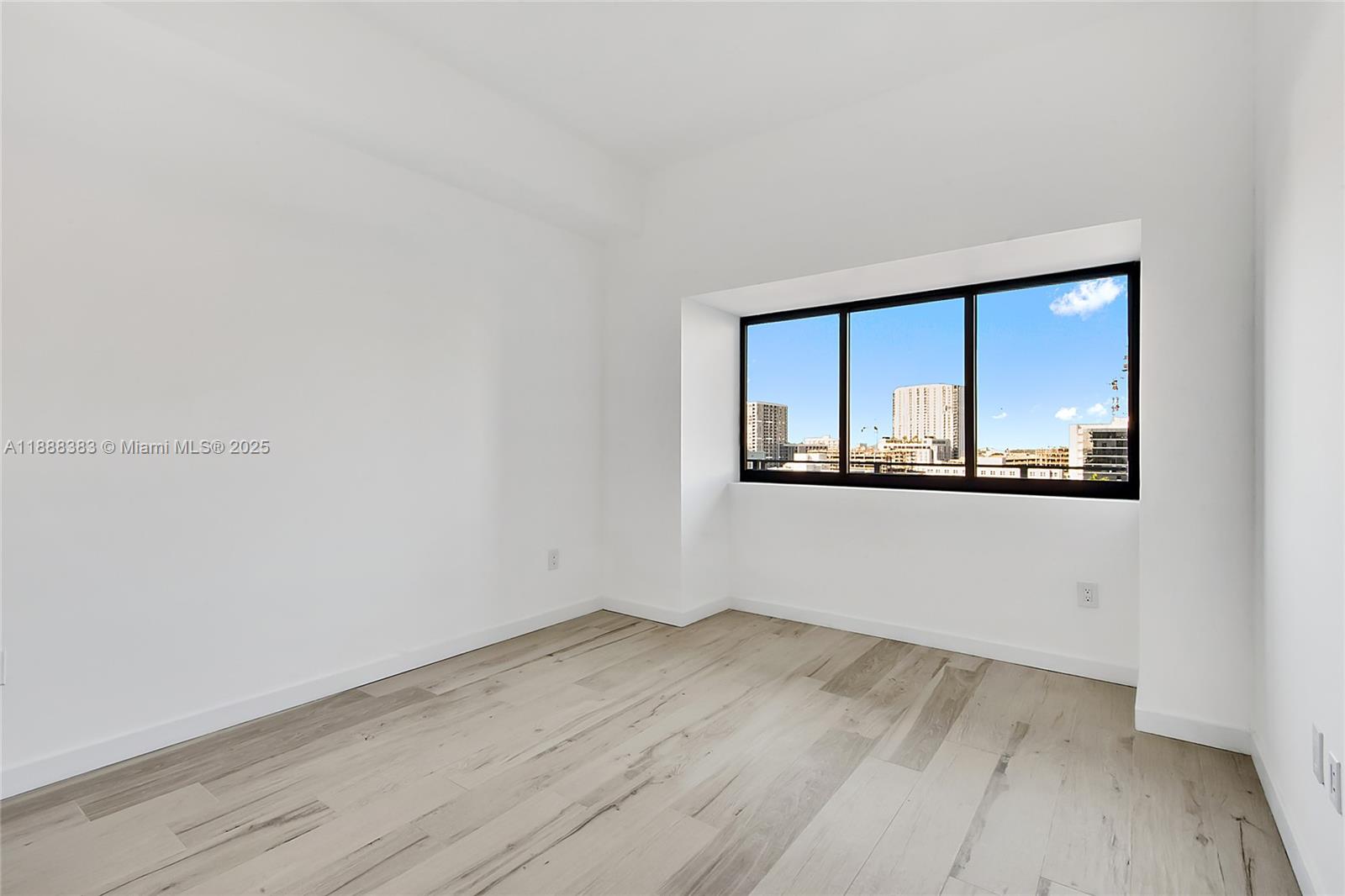 904 2 / 3 1186 sq. ft. $ 2025-10-01 0 Photo