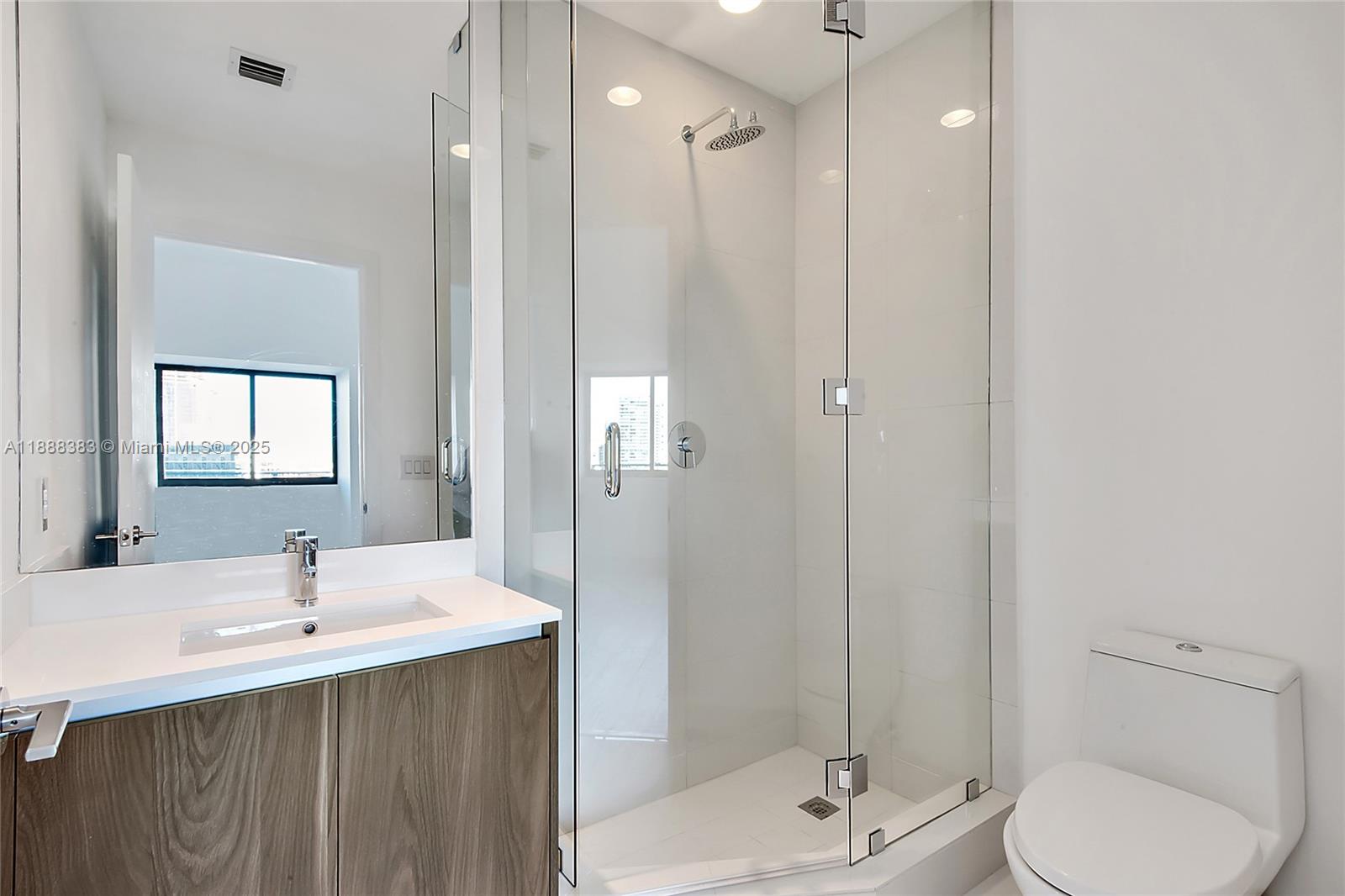 904 2 / 3 1186 sq. ft. $ 2025-10-01 0 Photo