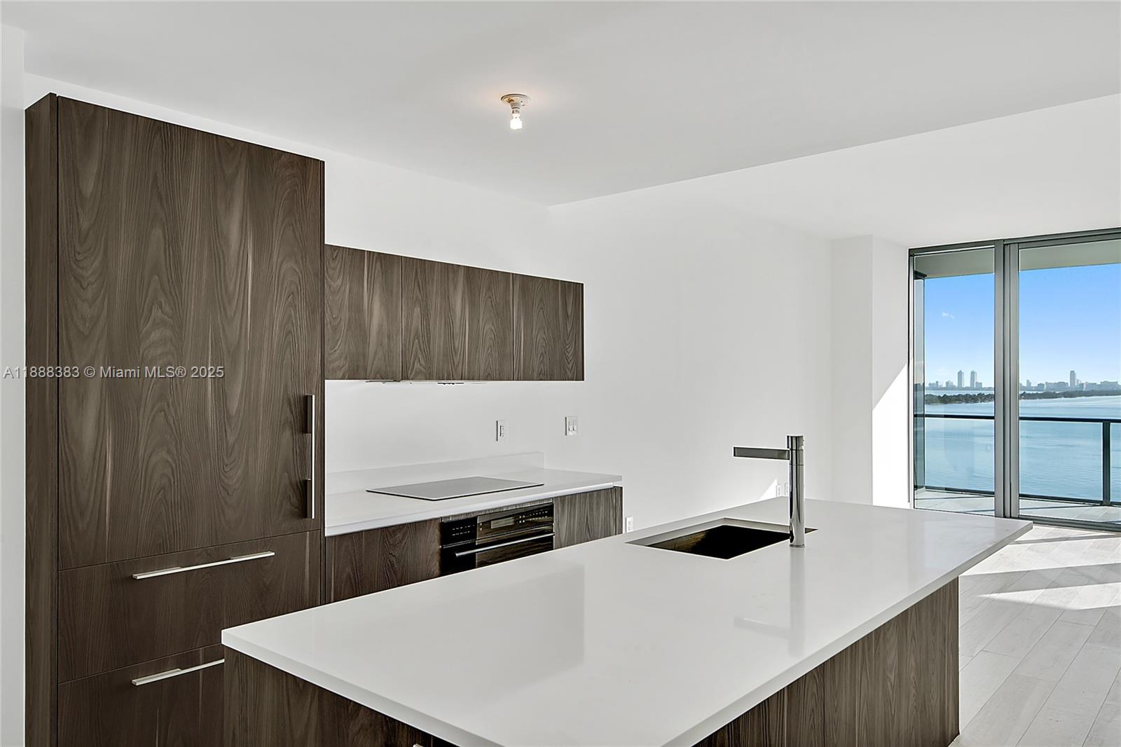 904 2 / 3 1186 sq. ft. $ 2025-10-01 0 Photo