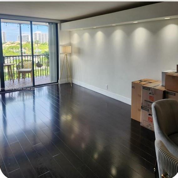 Photo of 3475 Country Club Dr  #519, Aventura, Florida, 33180 - 