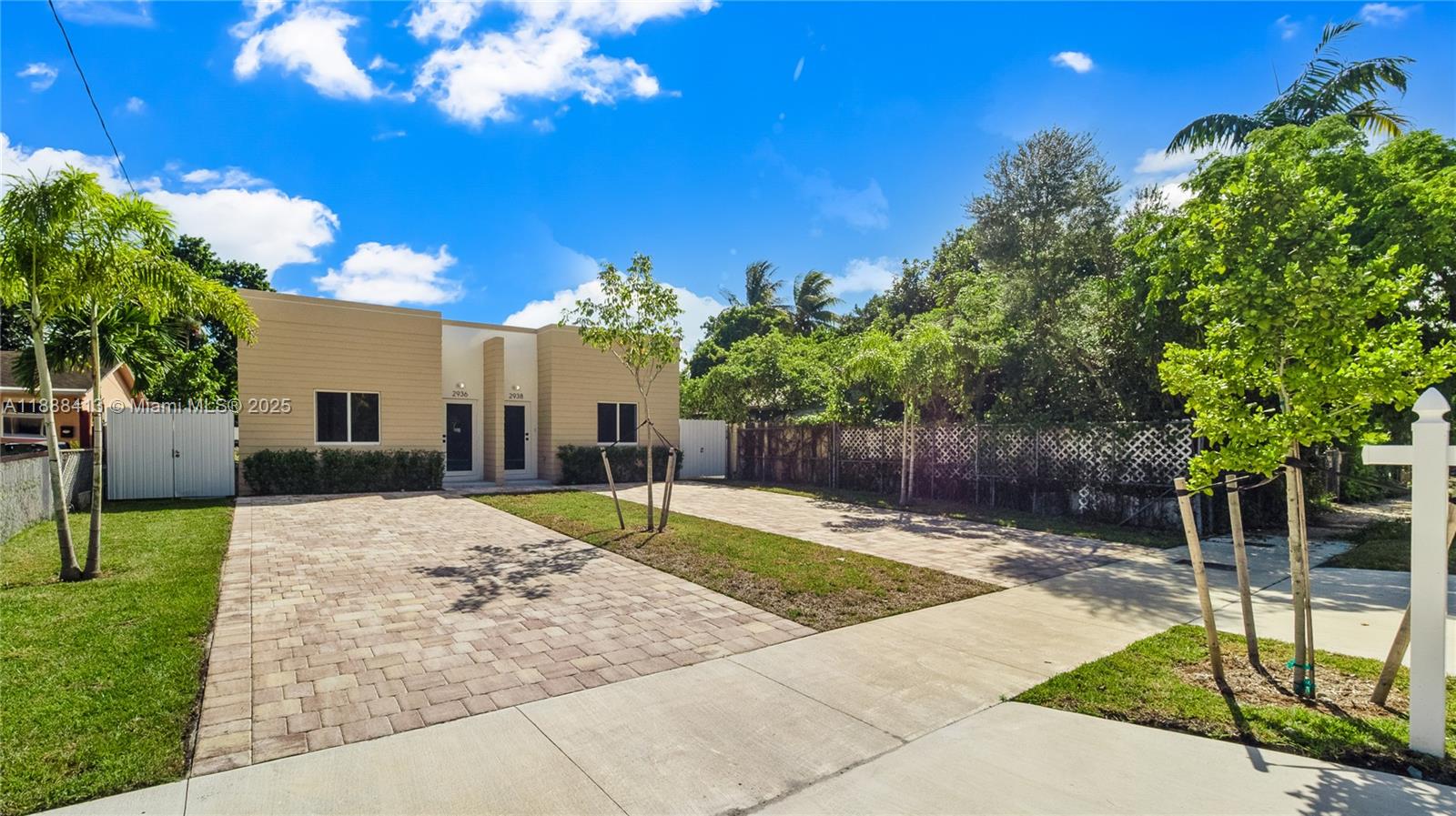 See details / 2200 sq. ft. $ 2025-10-01 0 Photo