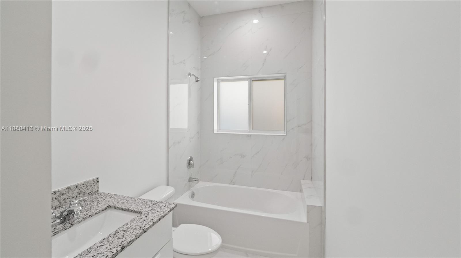 See details / 2200 sq. ft. $ 2025-10-01 0 Photo