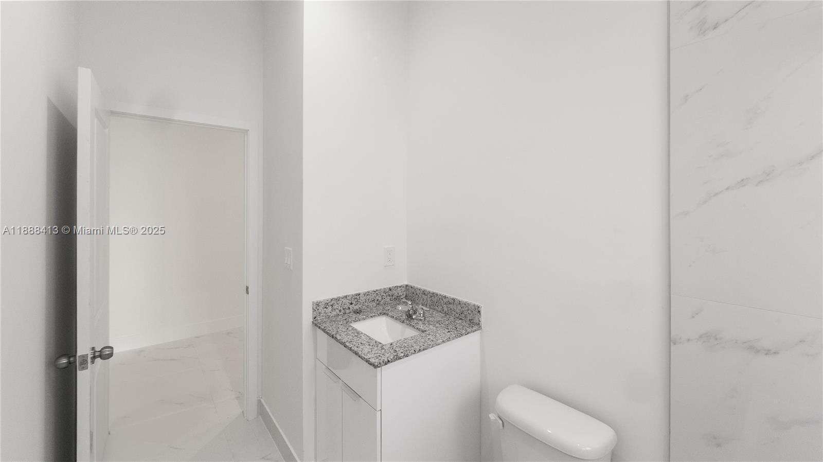 See details / 2200 sq. ft. $ 2025-10-01 0 Photo