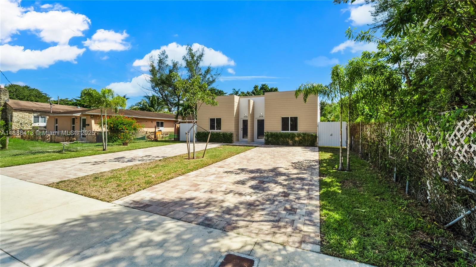 See details / 2200 sq. ft. $ 2025-10-01 0 Photo