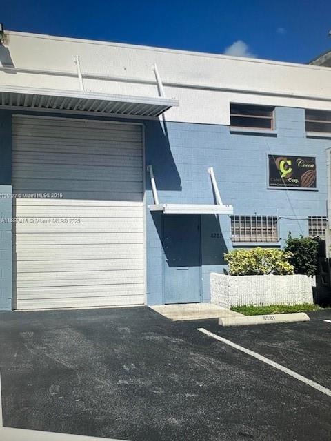 56  /   sq. ft. $ 2025-10-01 0 Photo