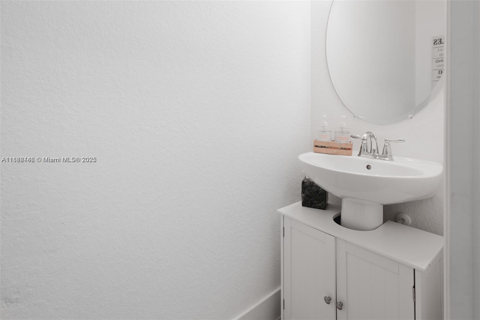 5182 3 / 3 1561 sq. ft. $ 2025-10-01 0 Photo