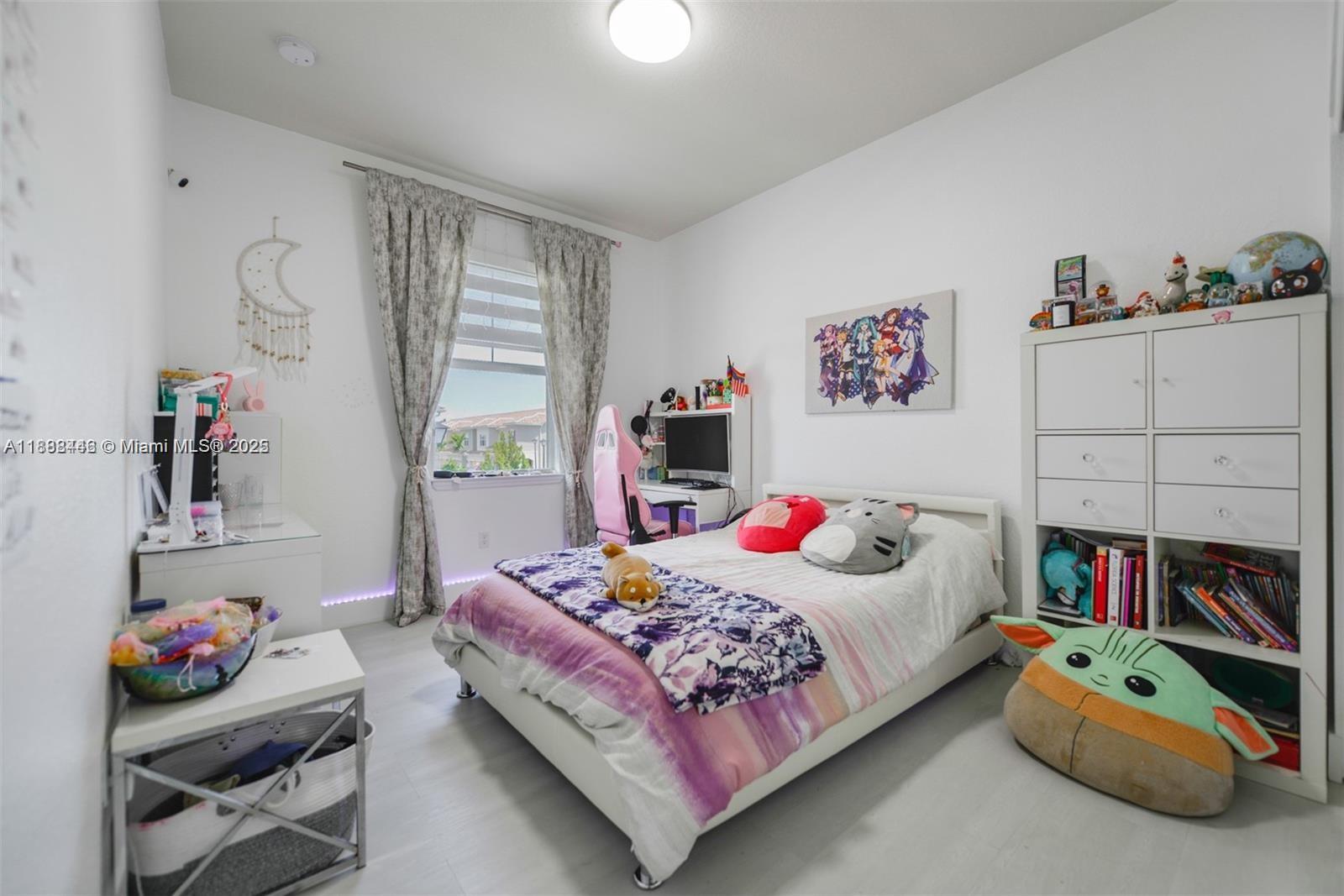 5182 3 / 3 1561 sq. ft. $ 2025-10-01 0 Photo