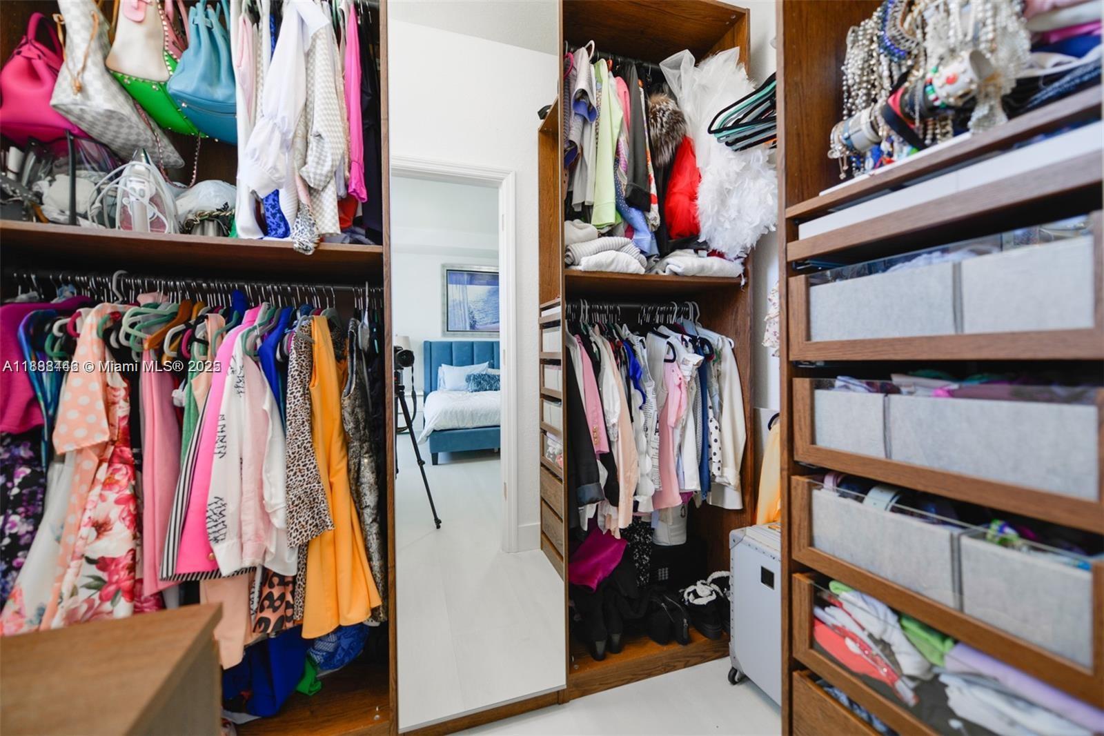 5182 3 / 3 1561 sq. ft. $ 2025-10-01 0 Photo