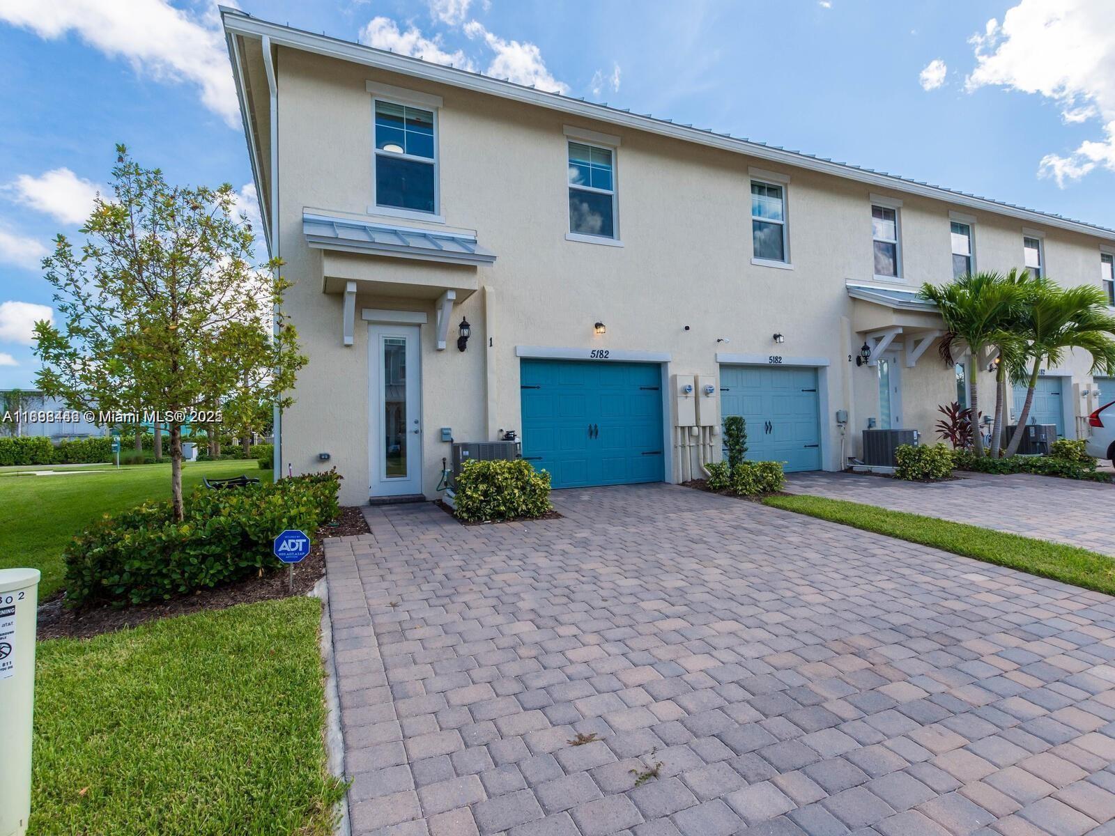 5182 3 / 3 1561 sq. ft. $ 2025-10-01 0 Photo
