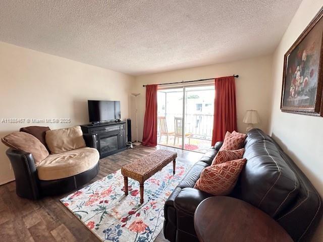 315 1 / 2 775 sq. ft. $ 2025-10-01 0 Photo